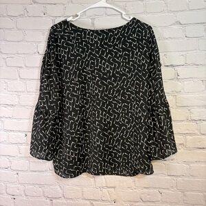 Banana Republic Black and White Silky Long Sleeve Top Small